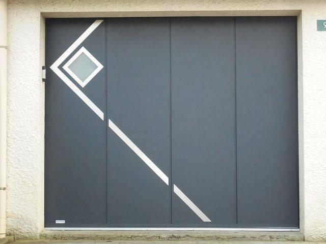 Porte de garage à Pocé-les-Bois